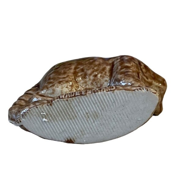 Wade Whimsies Red Rose Tea Racoon Figurine Glazed Porcelain England - Picture 3 of 3